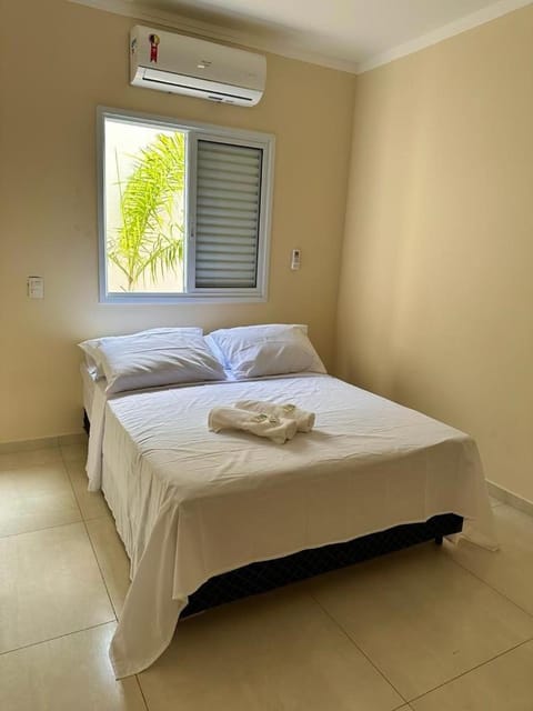 Bed, Bedroom, towels, air conditioner