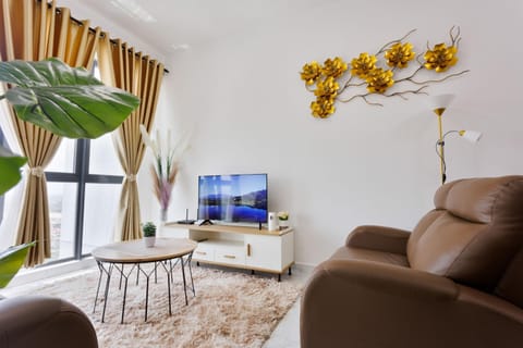 TV and multimedia, Living room, Seating area, Evening entertainment