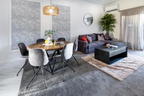 Living room, Photo of the whole room, Decorative detail, Seating area, Dining area, air conditioner