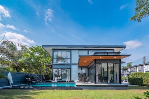 Property building, Garden view, Swimming pool