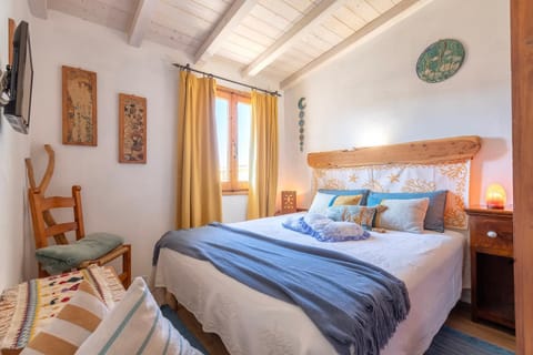 Property building, Living room, Bedroom