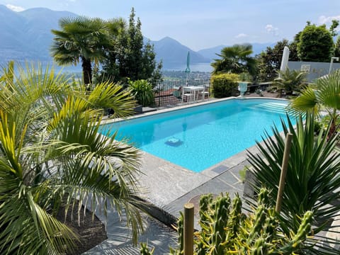 Day, Natural landscape, Garden, Garden view, Mountain view, Pool view, Pool view, Swimming pool, Swimming pool, Swimming pool, sunbed
