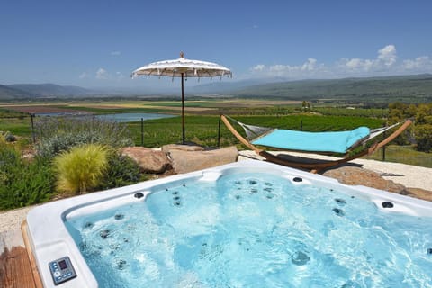 Natural landscape, Hot Tub, Mountain view