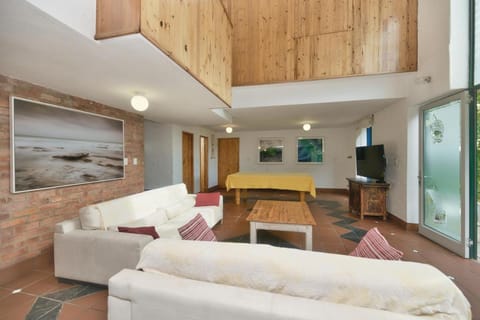 The Weaver Relaxed Coastal Living in Arniston House in Western Cape