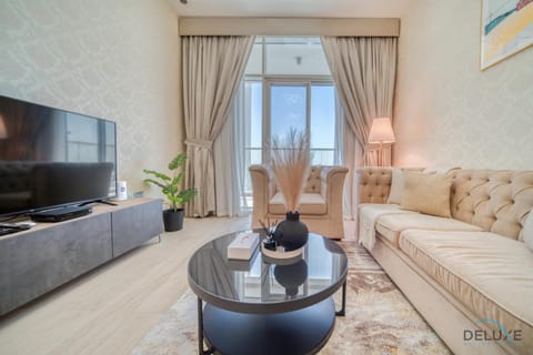 TV and multimedia, Living room, Seating area, Evening entertainment