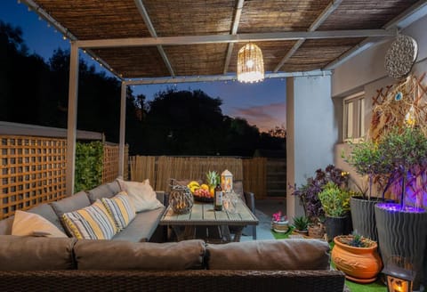 View (from property/room), Seating area, Garden view