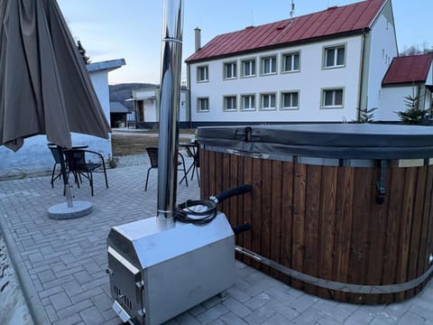 Property building, Hot Tub