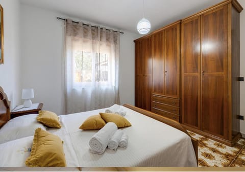 Bed, View (from property/room), Bedroom, wardrobe