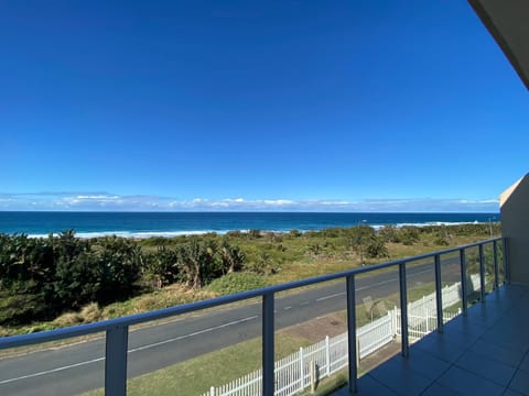 View (from property/room), Balcony/Terrace, Sea view