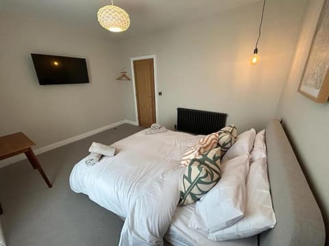 Caernarfon modern townhouse Snowdonia House in Caernarfon