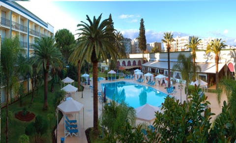 Swimming pool, Swimming pool