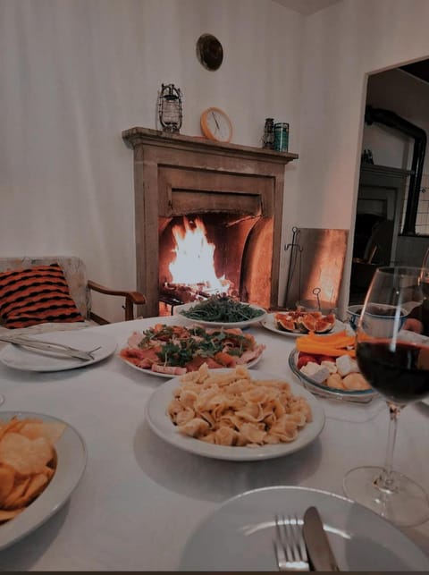 Food and drinks, fireplace