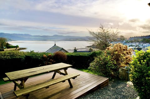Bryn Gwyn, Sleeps 8, Sea Views, Borth y Gest House in Wales