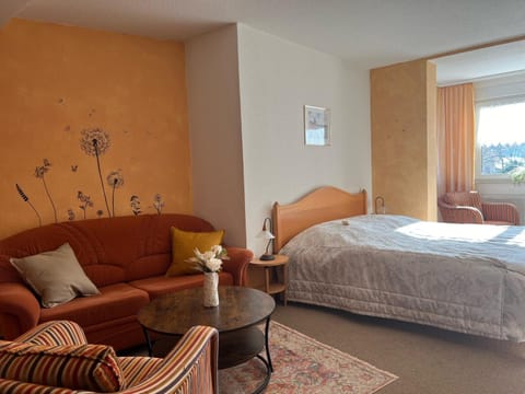 Bed, Seating area