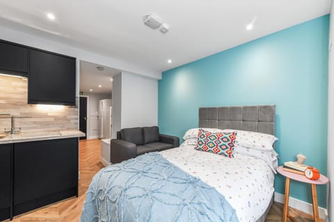 Kitchen or kitchenette, Photo of the whole room, Seating area, Bedroom