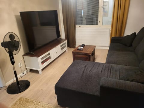 -Hannula- Hiljainen ja tilava kaksio kahdella autopaikalla kauppojen vieressä Apartment in Finland