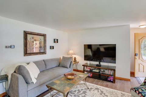 Walk to Lambeau Field Green Bay Retreat House in Ashwaubenon