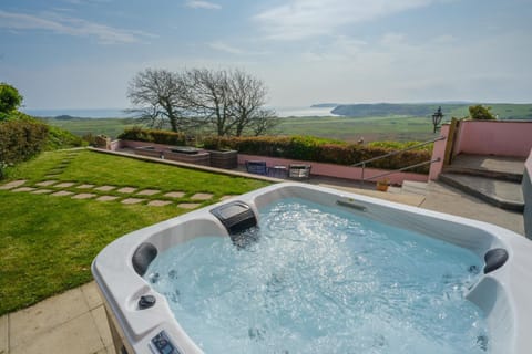 Garden, Hot Tub, Sea view