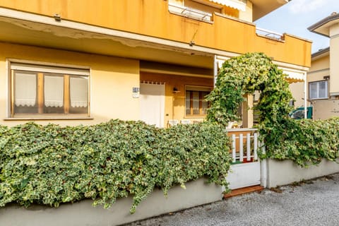 Villetta Girasole House in Torre del Lago