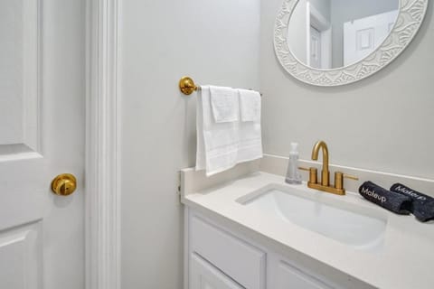 Freedom's Flight - The Post Lofts Apartment in Statesboro