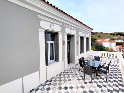 Property building, Balcony/Terrace