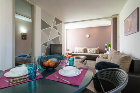 TV and multimedia, Living room, Dining area