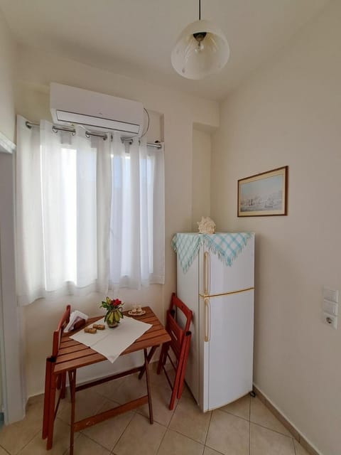 Dining area, air conditioner