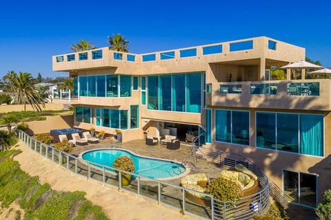 Celebrity Oceanfront Estate House in La Jolla