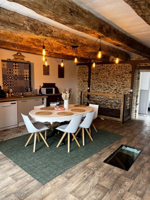 Domaine de la Ville Chérel, maison en pierre House in Brittany