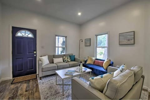 Dunes Home 3 Bedroom I 2 Baths I 2 Living rooms House in Porter