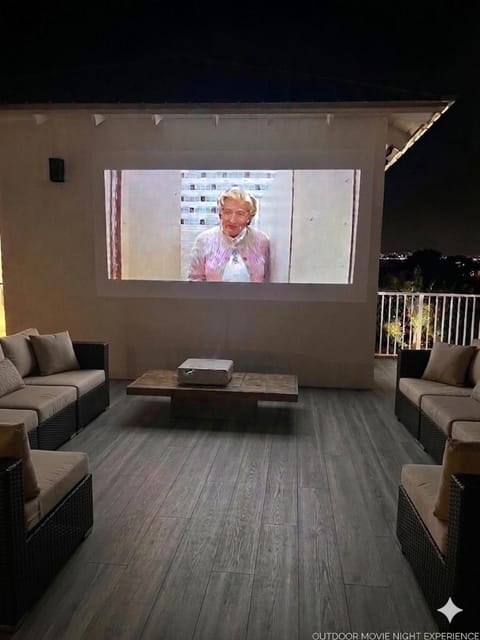 10 Min WalkTo 30A Beach Rooftop View & Cinema House in South Walton County