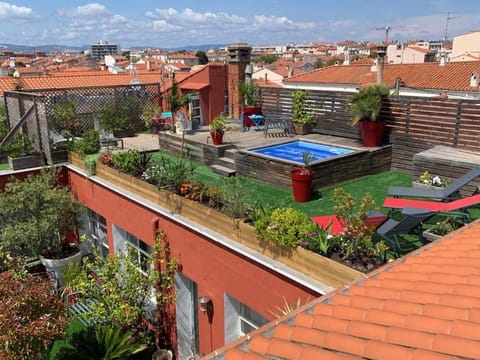 Bird's eye view, Garden, Balcony/Terrace, City view, Pool view, Swimming pool, sunbed