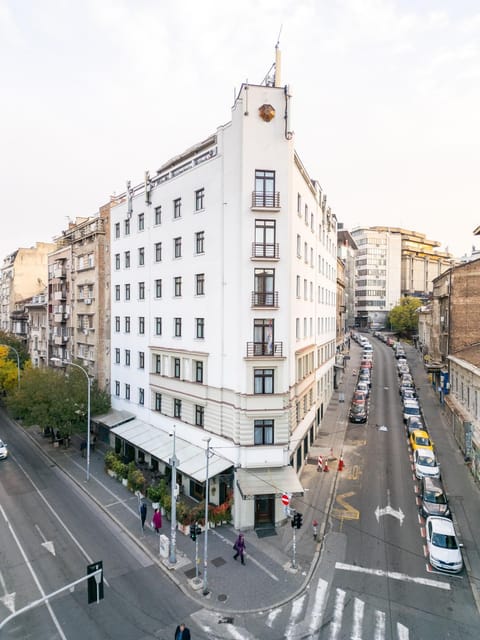 Property building, Location