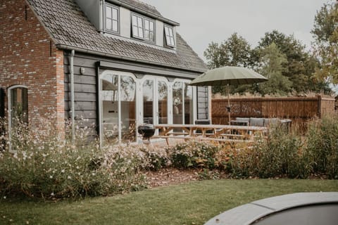 NIEUW Landelijk vakantiehuis aan zee House in Oostkapelle