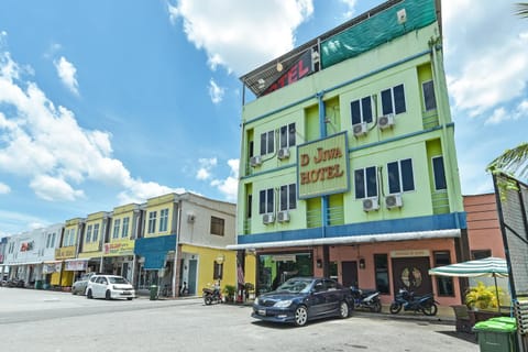 Facade/entrance