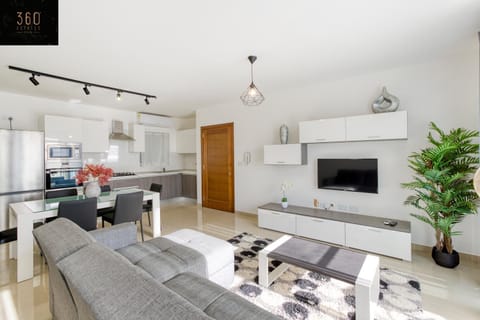 Stunning 3BR w/Country View Apartment in M'Scalak by 360 Estates Apartment in Marsaskala