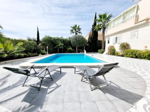 Garden, Swimming pool, sunbed
