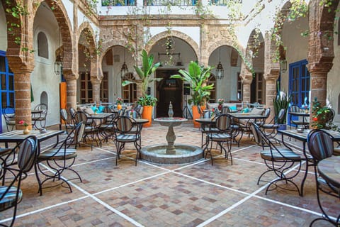 Patio, Restaurant/places to eat, Banquet/Function facilities, Breakfast