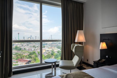 Seating area, Bedroom, City view