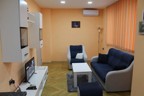TV and multimedia, Living room, air conditioner