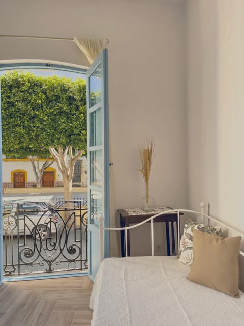 View (from property/room), Living room, City view, Landmark view, Street view