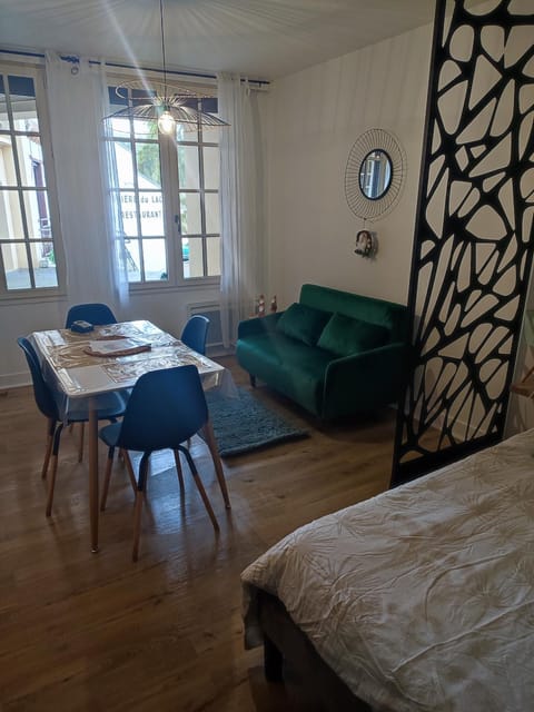 Studio plein centre face au lac, cave vélo Apartment in Bagnoles de l'Orne Normandie