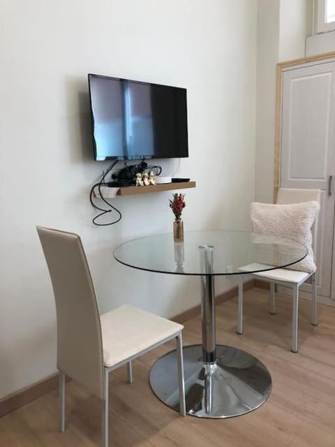 Charmant studio à 2 pas de Monaco. Apartment in Avenue du Carnier