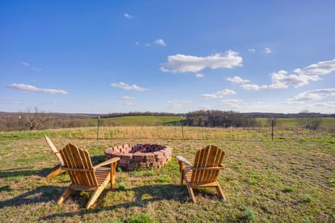 Rustic Missouri Vacation Rental with Hill Views! Apartment in Ozark Mountains