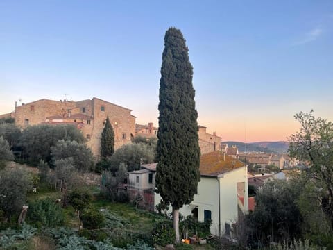 Nearby landmark, Spring, Day, Natural landscape