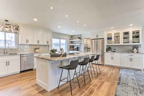 2 Mi to Dtwn Castle Rock Home with Furnished Patio House in Castle Rock