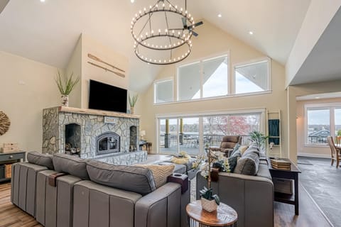 Lazy Lake Escape House in Lake Anna