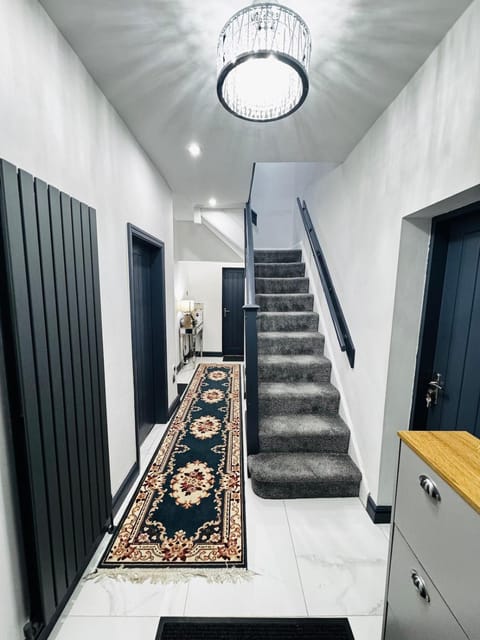 Luxury Holiday Home House in Stretford