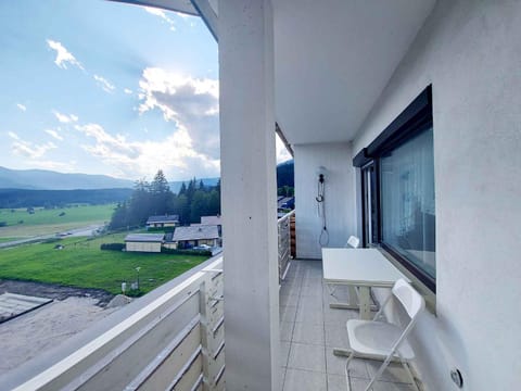 Nearby landmark, Summer, Garden, Balcony/Terrace