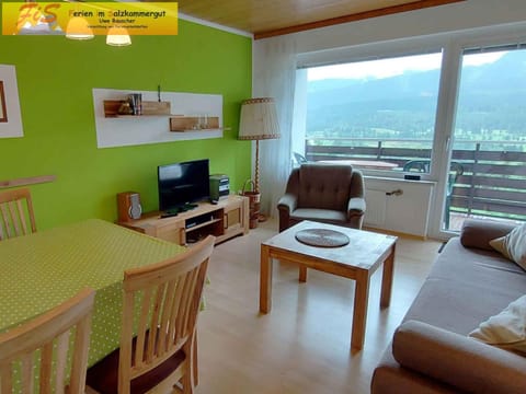 Bed, Summer, TV and multimedia, Seating area, Dining area